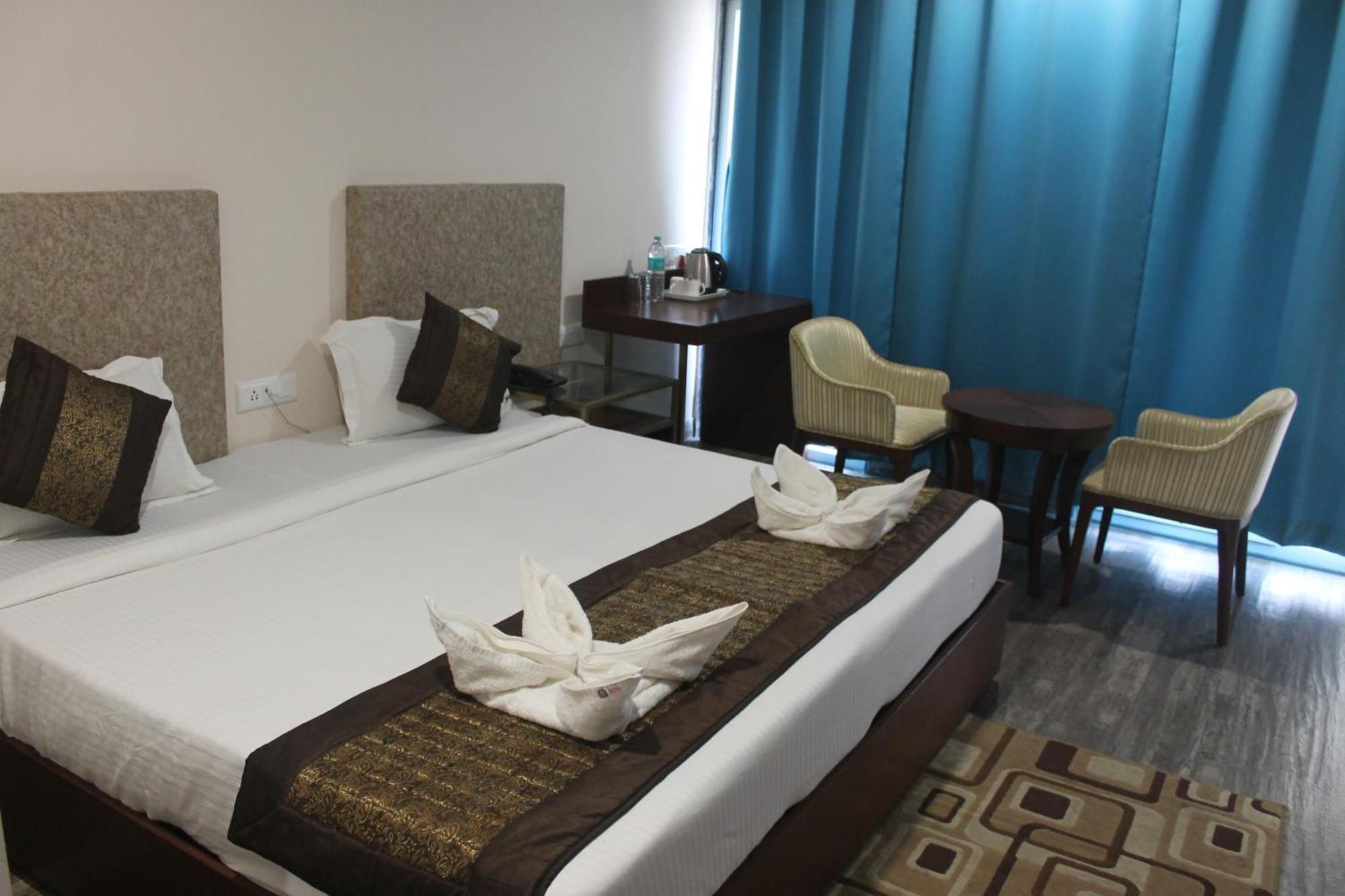 Hotel Sea N Sand - Berries Group 디가 외부 사진